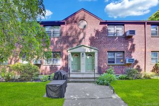 5850 246th Crescent C7, Douglaston, NY 11362