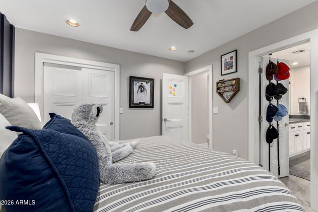 4008 E FAIRMOUNT Avenue, Phoenix, AZ 85018