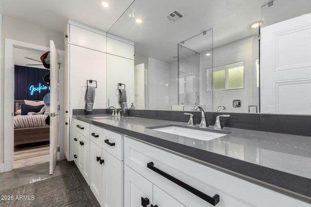 4008 E FAIRMOUNT Avenue, Phoenix, AZ 85018