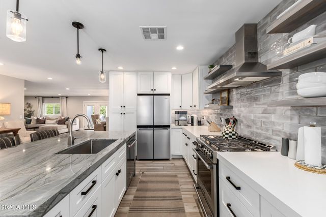 4008 E FAIRMOUNT Avenue, Phoenix, AZ 85018