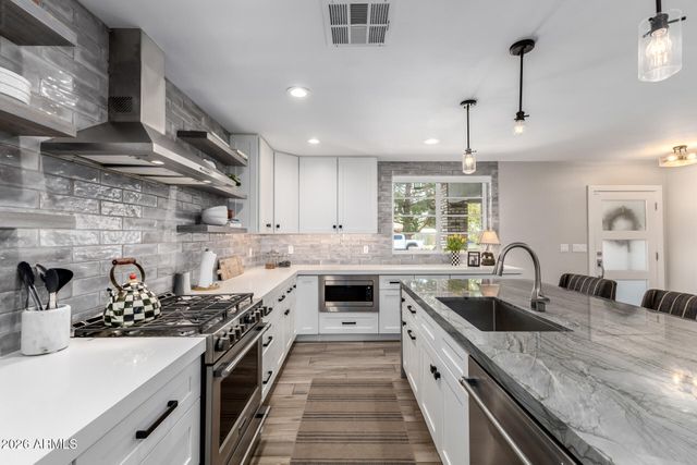 4008 E FAIRMOUNT Avenue, Phoenix, AZ 85018