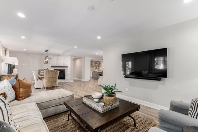 4008 E FAIRMOUNT Avenue, Phoenix, AZ 85018