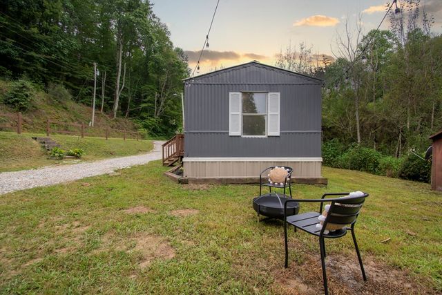 580 Atoah Circle, Robbinsville, NC 28771