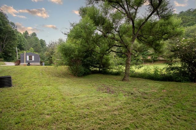 580 Atoah Circle, Robbinsville, NC 28771