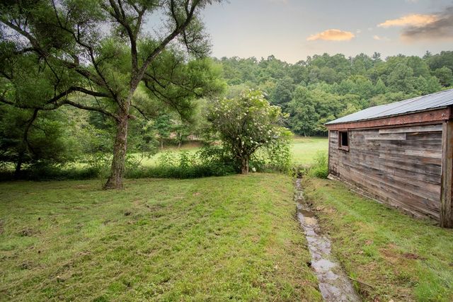 580 Atoah Circle, Robbinsville, NC 28771