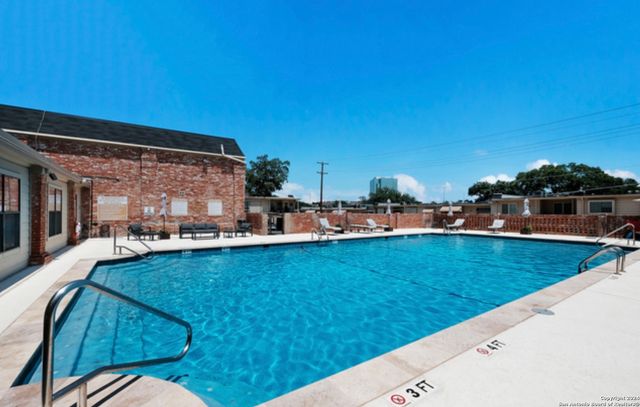 7500 Callaghan Rd Apt 152, San Antonio, TX 78229