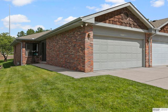 5444 Pioneers Boulevard, Lincoln, NE 68506
