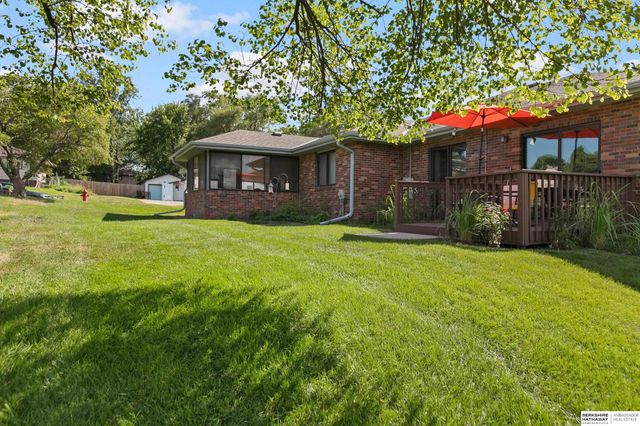 5444 Pioneers Boulevard, Lincoln, NE 68506
