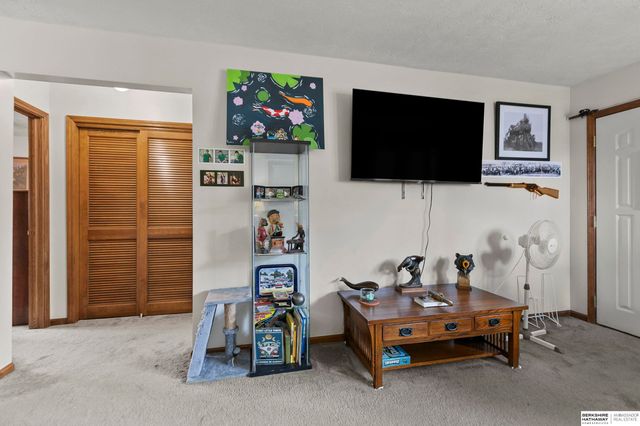 5444 Pioneers Boulevard, Lincoln, NE 68506