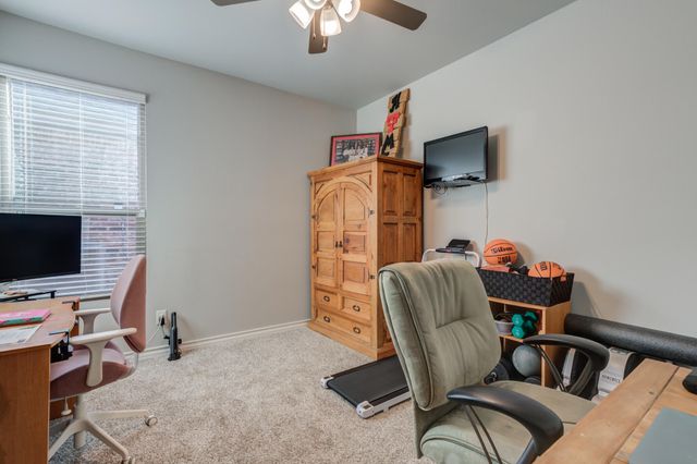 5802 Winfield Avenue, Lubbock, TX 79407