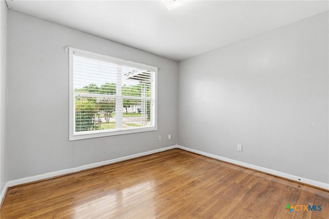 1009 S 5th Street, Copperas Cove, TX 76522