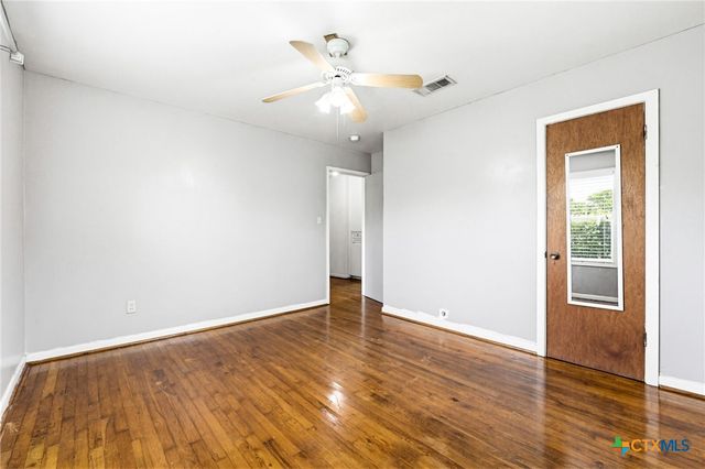 1009 S 5th Street, Copperas Cove, TX 76522