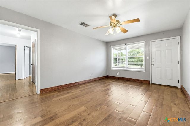 1009 S 5th Street, Copperas Cove, TX 76522