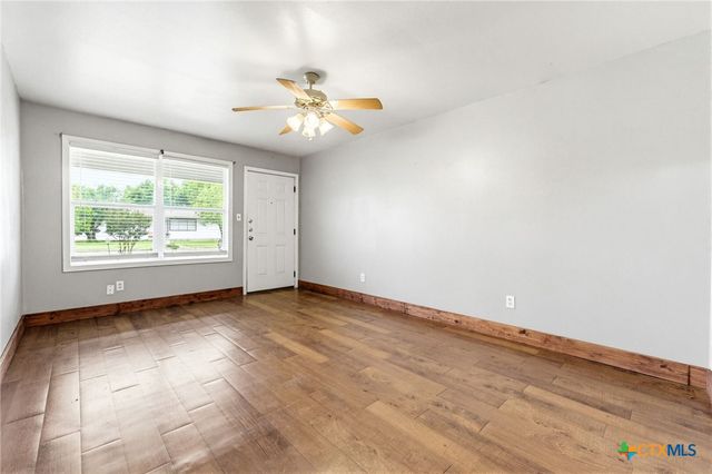 1009 S 5th Street, Copperas Cove, TX 76522