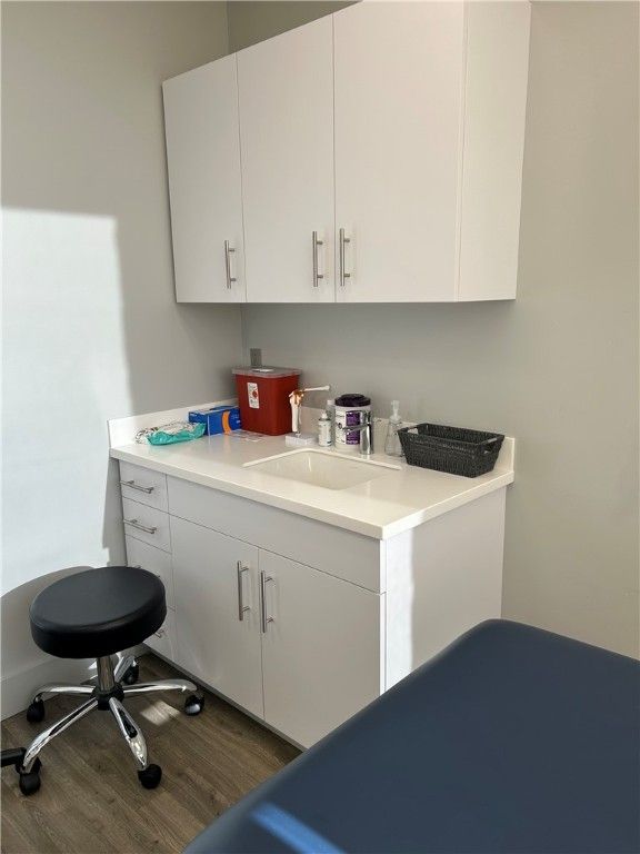 2 Robinson Plz, Robinson Twp, PA 15205