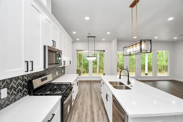 12163 La Salle River Rd, Conroe, TX 77304