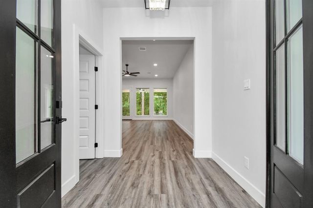 12163 La Salle River Rd, Conroe, TX 77304