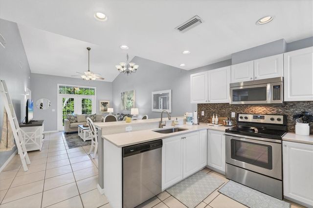 3803 54TH DRIVE W 203, Bradenton, FL 34210