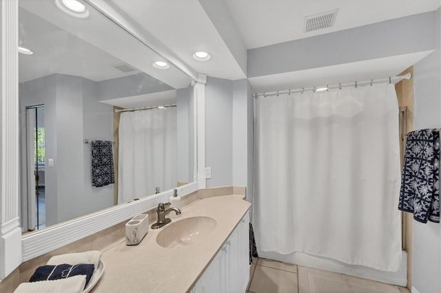 3803 54TH DRIVE W 203, Bradenton, FL 34210