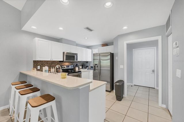 3803 54TH DRIVE W 203, Bradenton, FL 34210