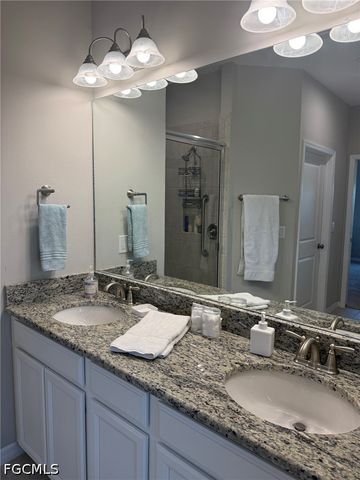 9403 Pocida CT 101, Naples, FL 34119
