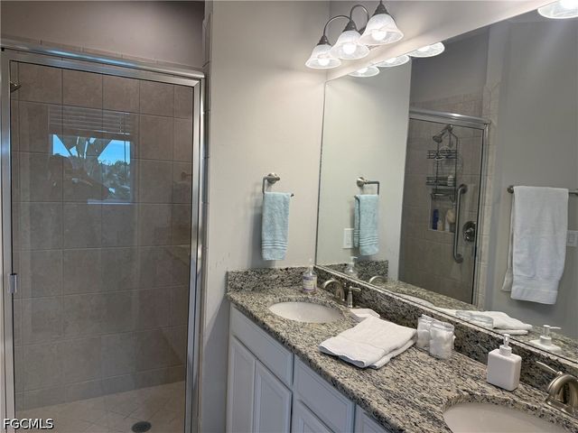 9403 Pocida CT 101, Naples, FL 34119