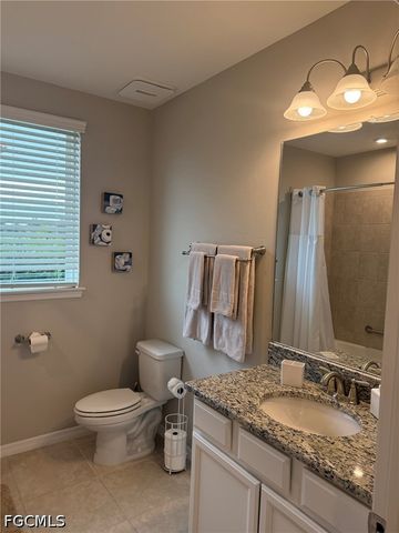 9403 Pocida CT 101, Naples, FL 34119