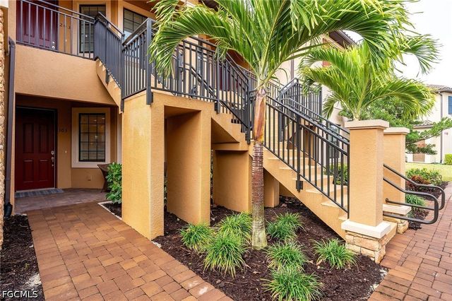 9403 Pocida CT 101, Naples, FL 34119