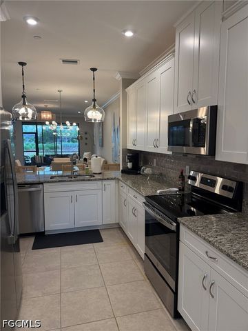 9403 Pocida CT 101, Naples, FL 34119