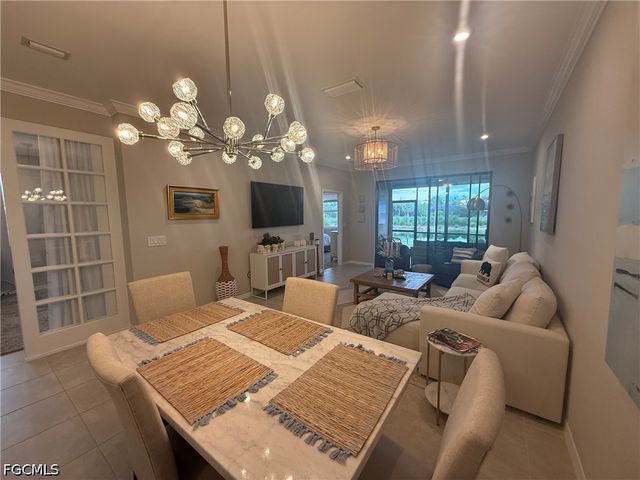 9403 Pocida CT 101, Naples, FL 34119