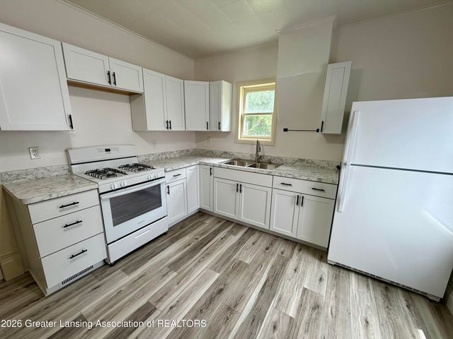 535 S Fairview Avenue, Lansing, MI 48912