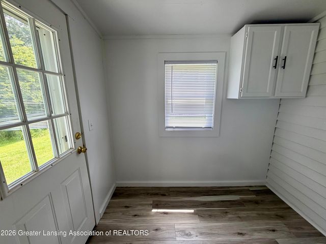 535 S Fairview Avenue, Lansing, MI 48912