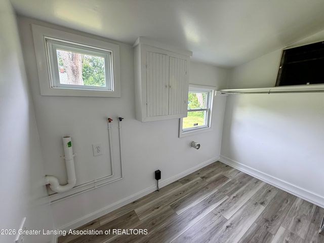 535 S Fairview Avenue, Lansing, MI 48912