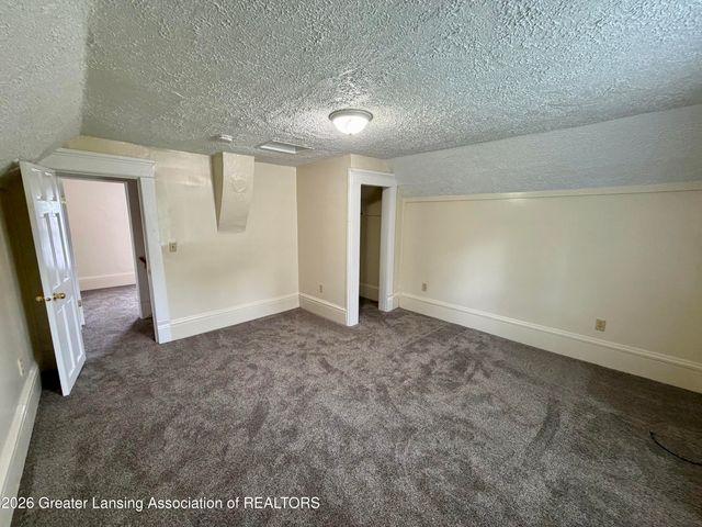 535 S Fairview Avenue, Lansing, MI 48912