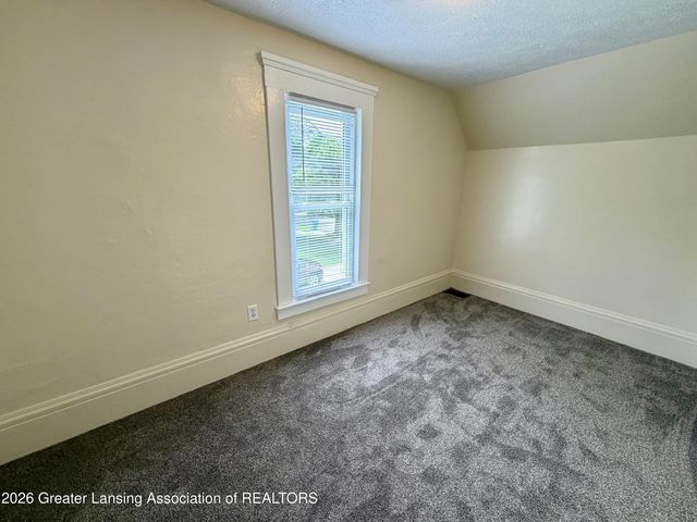 535 S Fairview Avenue, Lansing, MI 48912