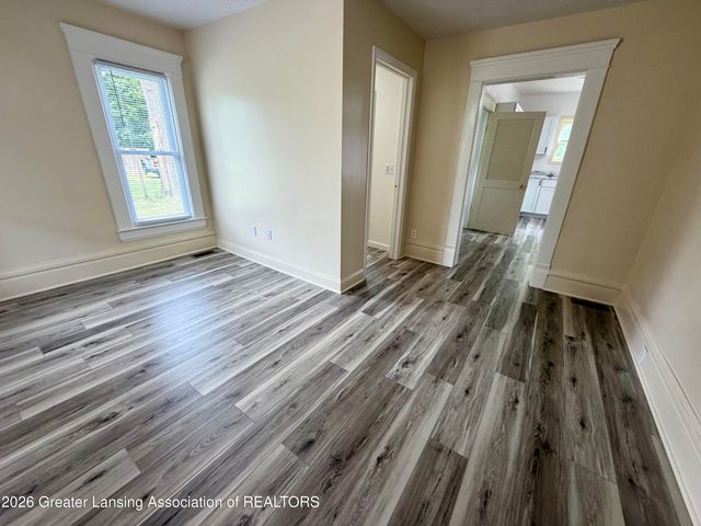 535 S Fairview Avenue, Lansing, MI 48912