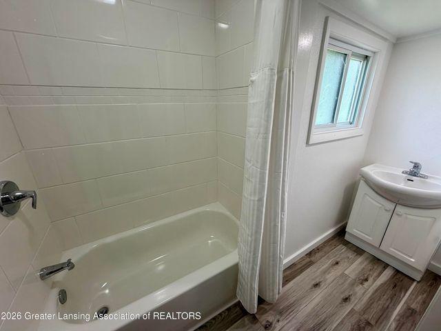 535 S Fairview Avenue, Lansing, MI 48912