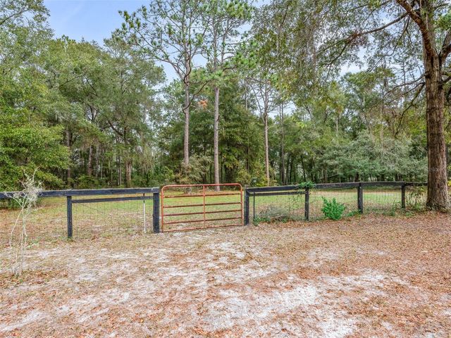 15 MIDDLEGROUND ROAD, Ocala, FL 34482
