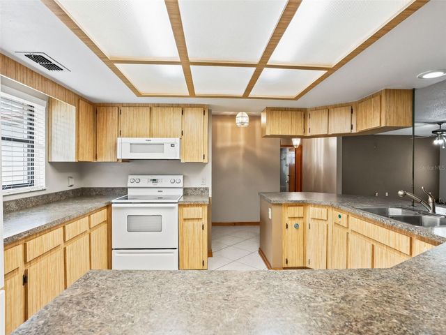 15 MIDDLEGROUND ROAD, Ocala, FL 34482