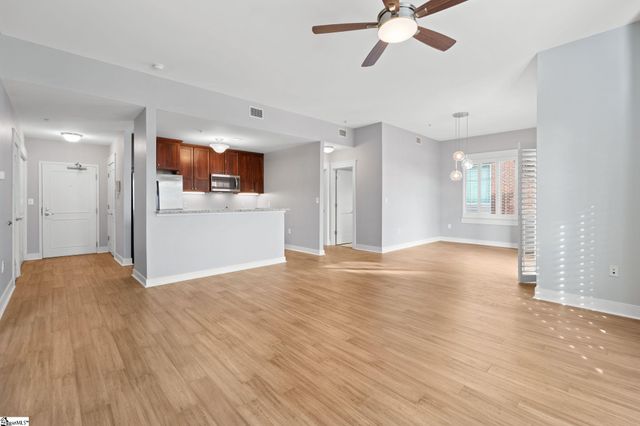 155 Riverplace Unit 401, Greenville, SC 29601