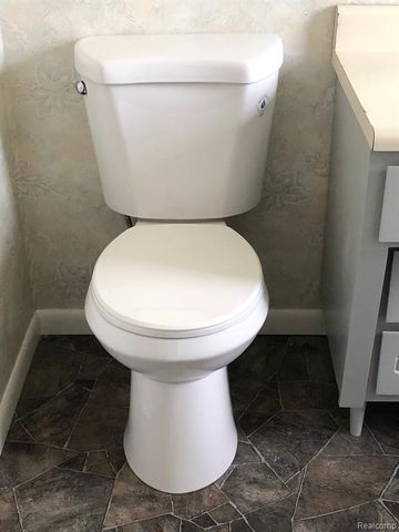 5510 Berkley Drive, Waterford, MI 48327