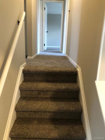 5510 Berkley Drive, Waterford, MI 48327