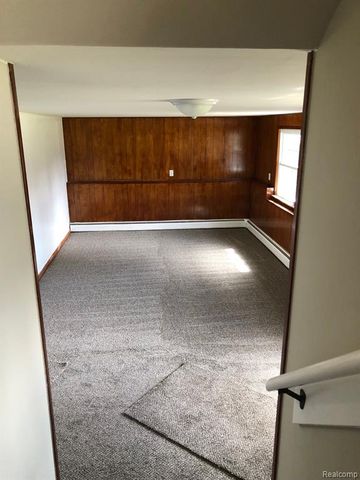 5510 Berkley Drive, Waterford, MI 48327