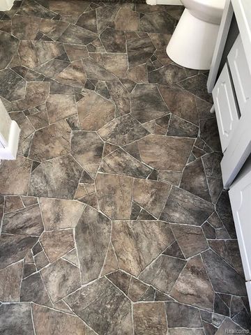 5510 Berkley Drive, Waterford, MI 48327