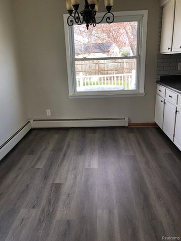 5510 Berkley Drive, Waterford, MI 48327