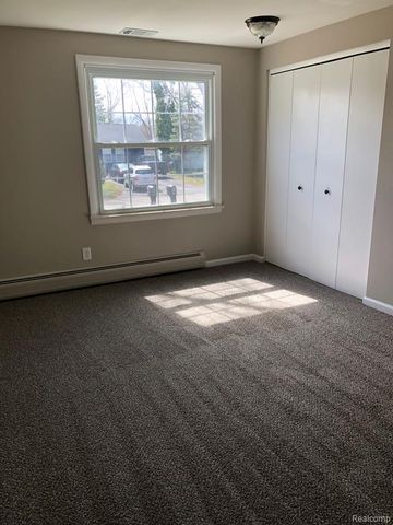 5510 Berkley Drive, Waterford, MI 48327