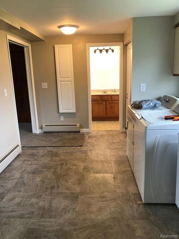 5510 Berkley Drive, Waterford, MI 48327