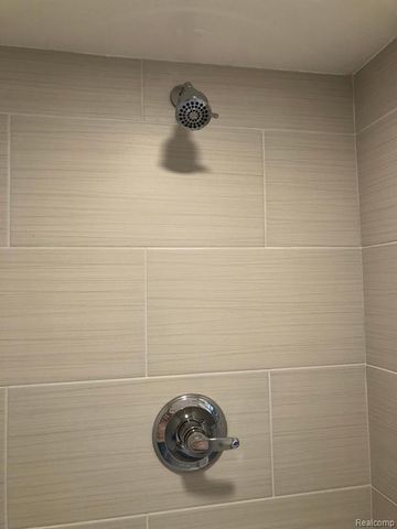 5510 Berkley Drive, Waterford, MI 48327