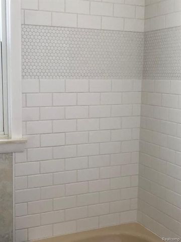 5510 Berkley Drive, Waterford, MI 48327