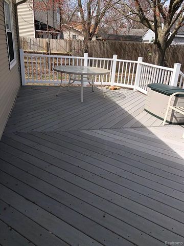 5510 Berkley Drive, Waterford, MI 48327